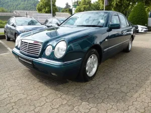Mercedes-Benz E 230 Elegance