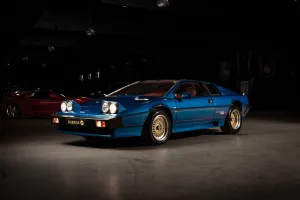 Lotus Esprit Turbo HCi / 2.2 / SWE-car / 81570km