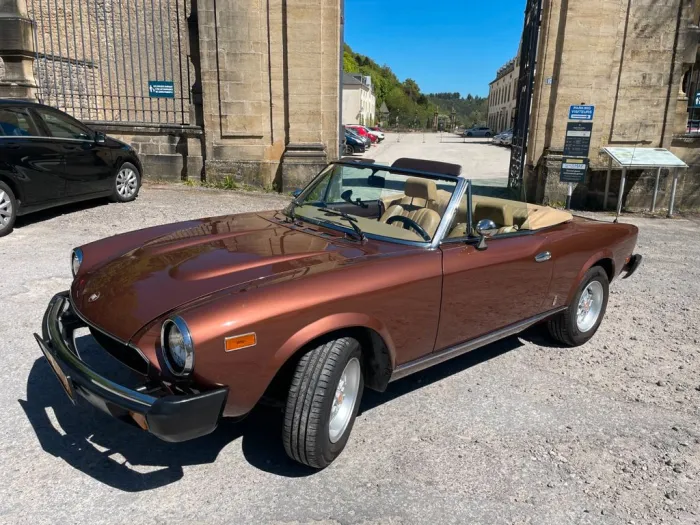 Fiat 124 Spider 2000i