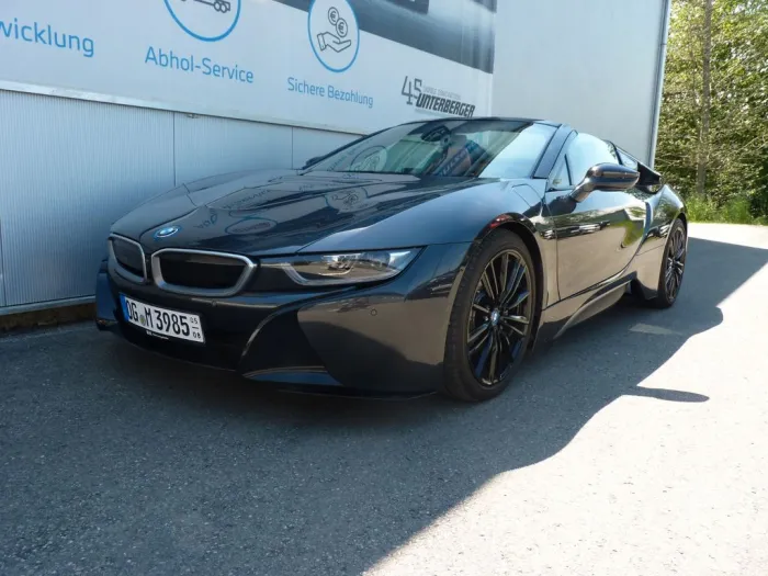 BMW i8 Roadster