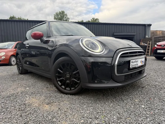 MINI ONE ESSENTIAL TRIM/FACELIFT/DSG/LED/NAVI/1.HD