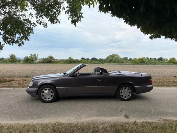 Mercedes-Benz Liebhaberfahrzeuh Mercedes Benz E 220 Cabriolet