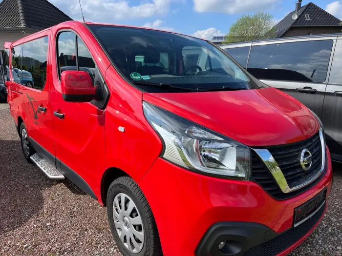 Nissan NV300 Kombi L1H1,9-Sitzer