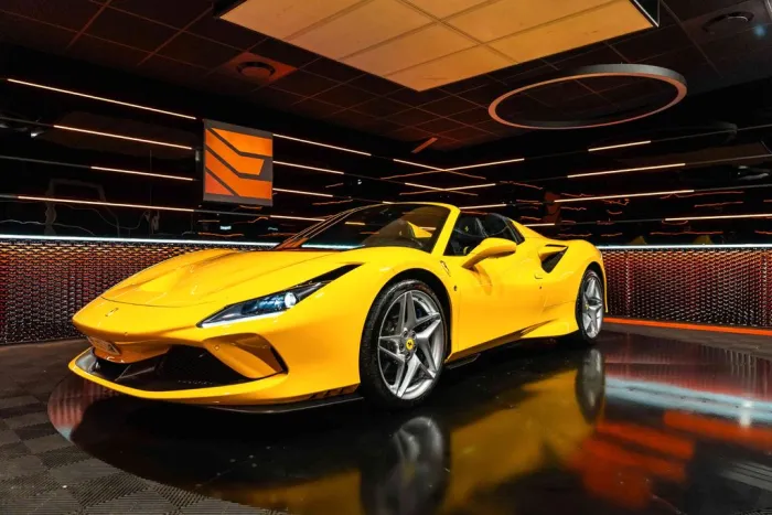 Ferrari F8 Spider*Carbon racing seats*Passenger display