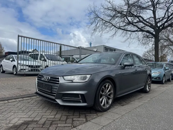 Audi A4 Avant s line