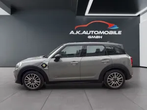 MINI COOPER SE Countryman All4+Navi+PDC+8xLM