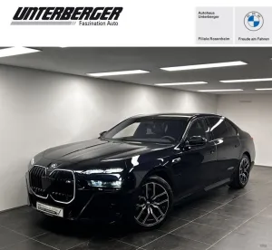 BMW M760e xDrive Limousine
