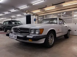 Mercedes-Benz 560 SL