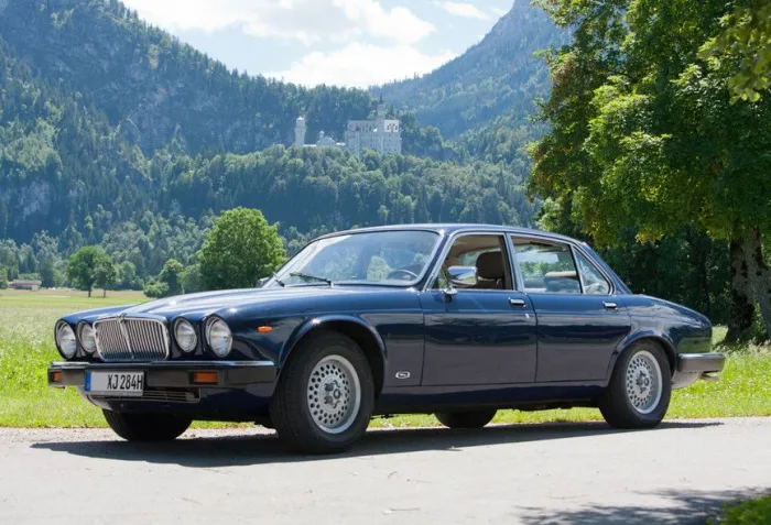 Jaguar XJ6