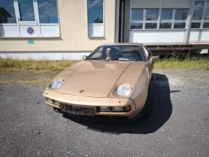 Porsche 928