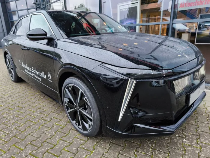 DS Automobiles N°8 ÉTOILE FWD 230 PS