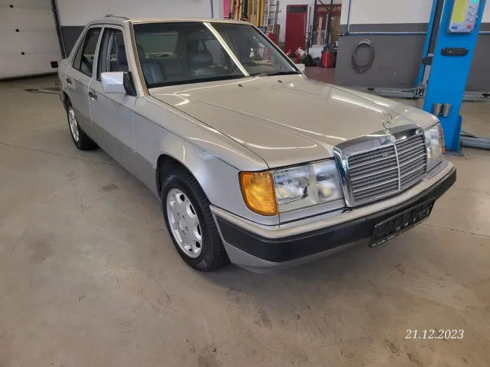 Mercedes-Benz 400