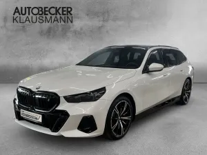 BMW i5 eDrive40 Touring M Sport Park-Assistent