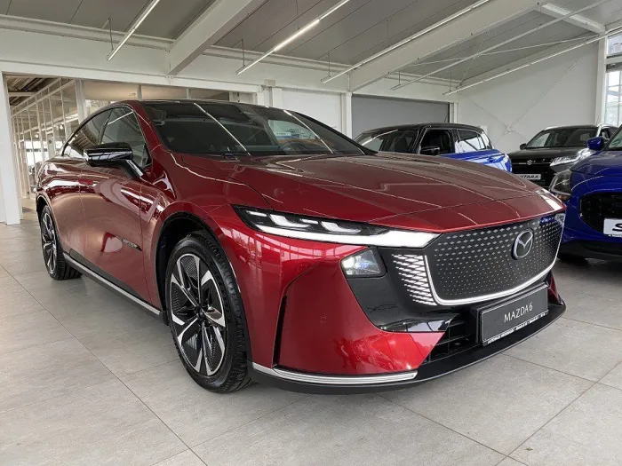 Mazda 6e EV Takumi Long Range bis zu 692 KM Reichweite