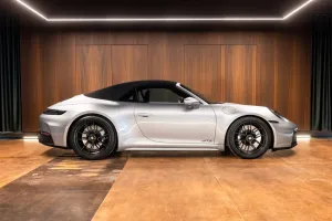 Porsche 911 Carrera GTS T-Hybrid Cabriolet