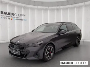 BMW 550 e xDrive Touring M Sport HUD AD AHK UPE 105.