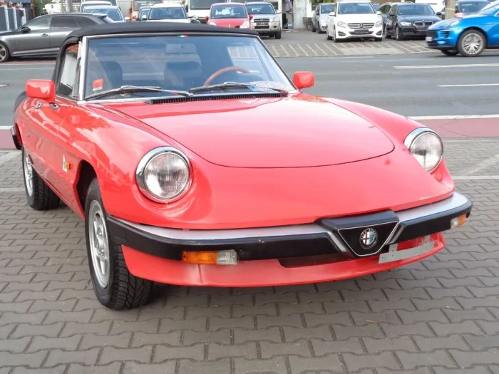 Alfa Romeo Spider 2.0   H- Kennzeichen