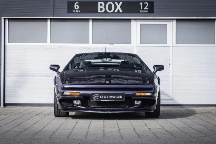 Lotus Esprit V8 *The only on Deeppurpel for Europe *