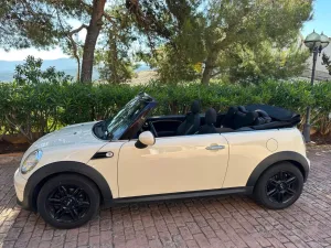 MINI Cooper Cabrio Cooper weiß 25.000 km EZ 20216 
