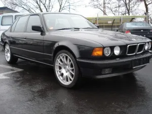 BMW 750i E32 