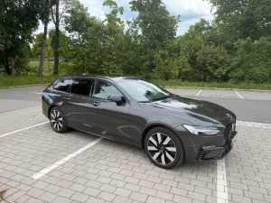 Volvo V90 T8 AWD Ult. Dark Recharge Mod. '25*AHK*PANO*
