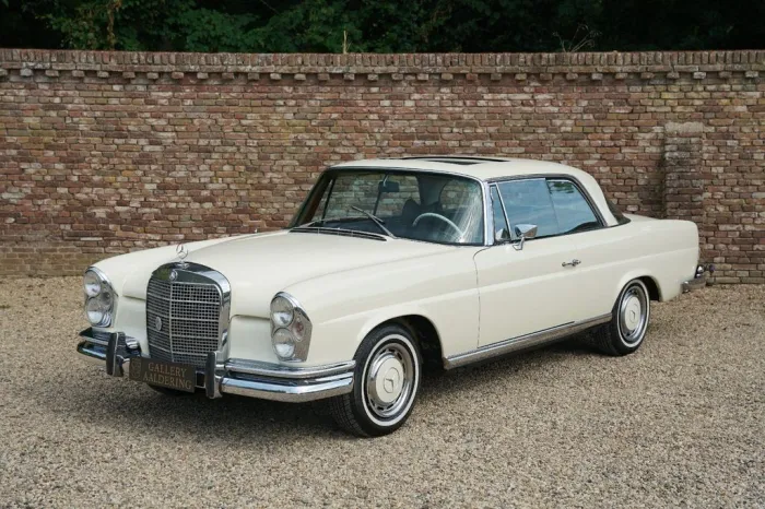 Mercedes-Benz 280 SE Coupe PRICE REDUCTION Manual transmission