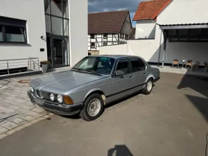 BMW E23 745i Scheunenfund Motor läuft