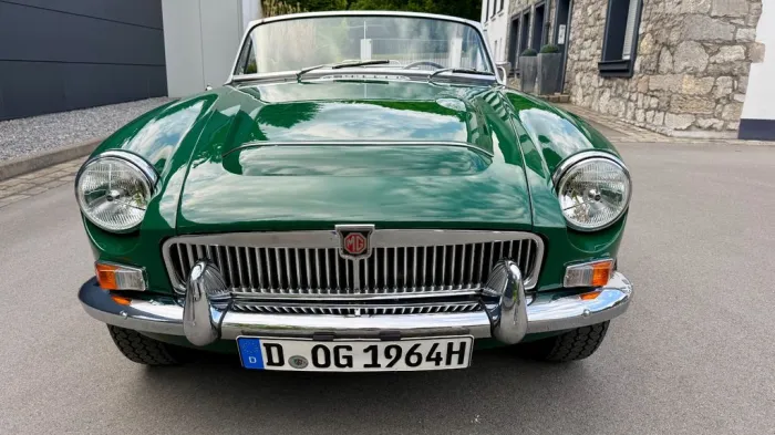 MG-C Roadster mit Werkszertifikat