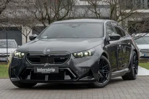 BMW M5 DR.ASS.PLUS.PANORAMA.360°.4ZONEN.LHZ.B&W.AHK