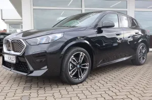 BMW iX2 eDrive20 M Sport/AHK/HeadUp/DAB/LED/SHZ RFK