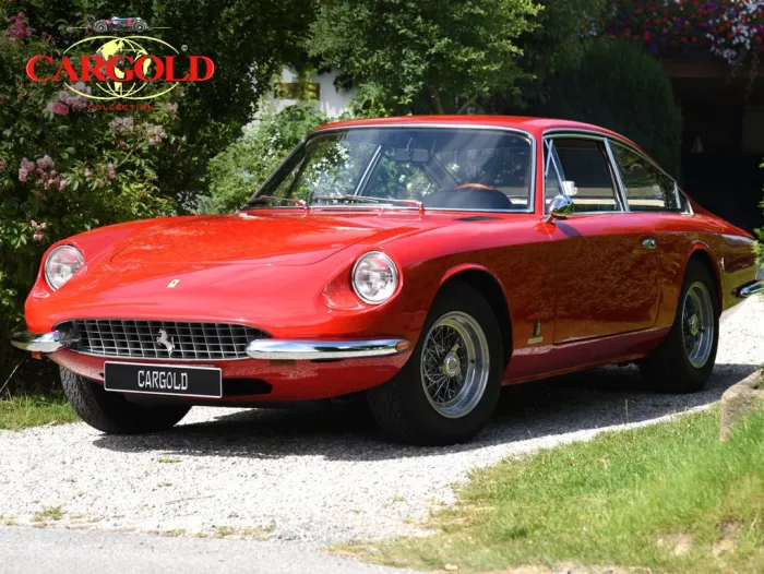 Ferrari 365  GT 2+2 Queen Mary, Erstes Leder!