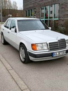 Mercedes-Benz 220 E H-Zulassung