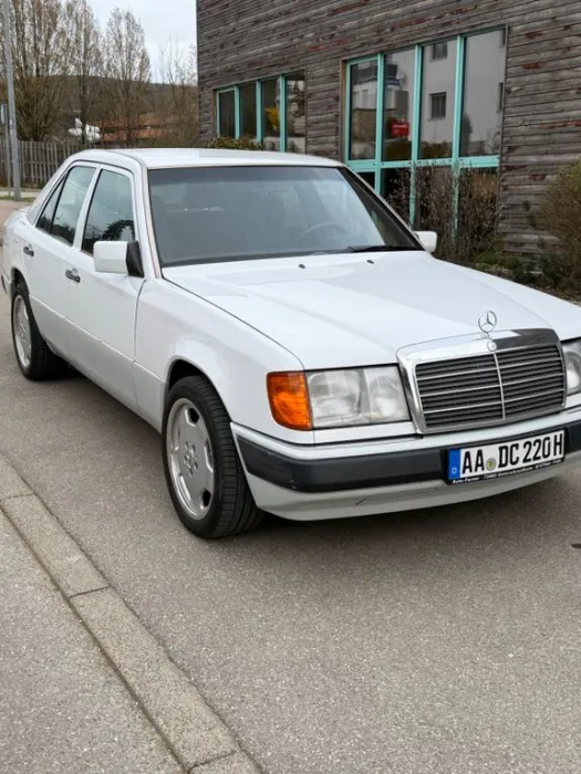 Mercedes-Benz 220 E H-Zulassung
