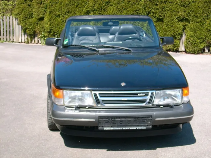 Saab 900