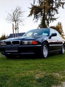 BMW 728i - 8-fach bereift -bald ein Oldtimer 