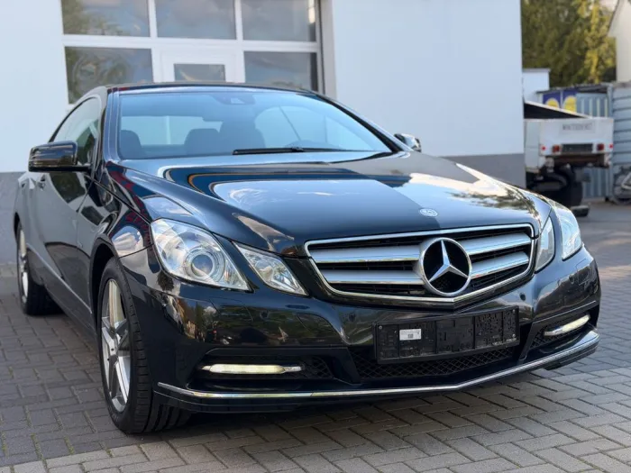 Mercedes-Benz E 250 E Coupe E 250 CGI BlueEfficiency