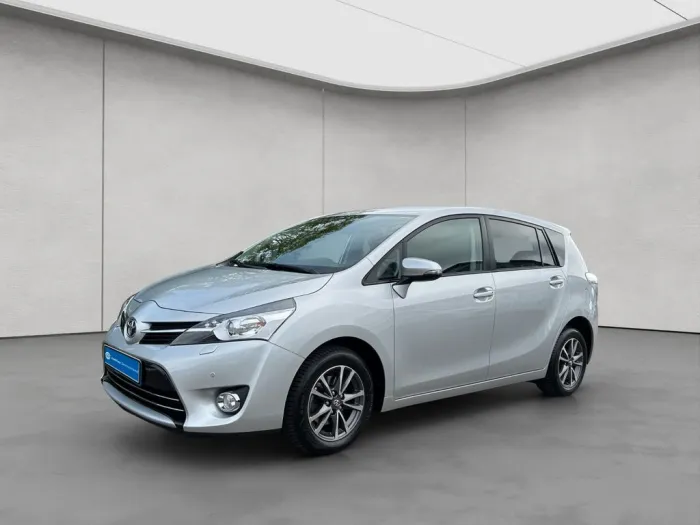 Toyota Verso Life