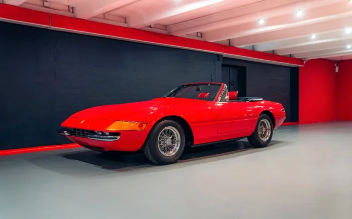Ferrari 365 Daytona GTS/4 Spyder 