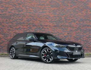 BMW 550e Touring xDrive - Pano - AHK - HUD