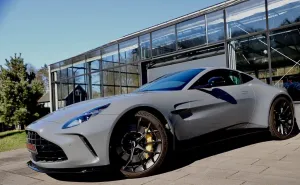 Aston Martin V8 Vantage 4.0 V8 Facelift 2x Black Pack 21 Zoll