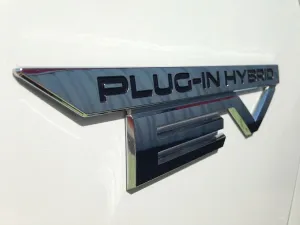 Mitsubishi Eclipse Cross Plus Select Hybrid 4WD