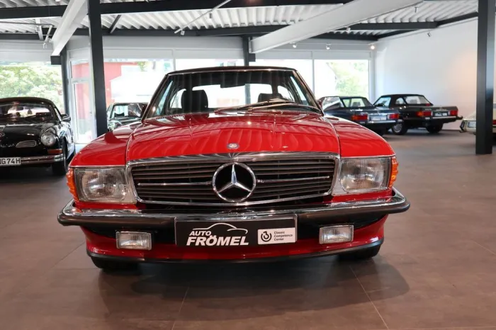 Mercedes-Benz SL 560