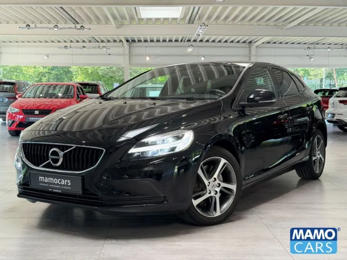 Volvo V40 T3 Momentum AHK/SHZ/FSH/CAM/NAVI/LED/KLIMA