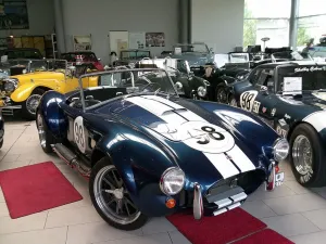 Cobra 427