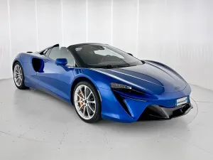 McLaren Artura Spider - McLaren Milano