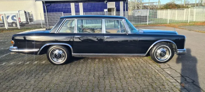 Mercedes-Benz 600