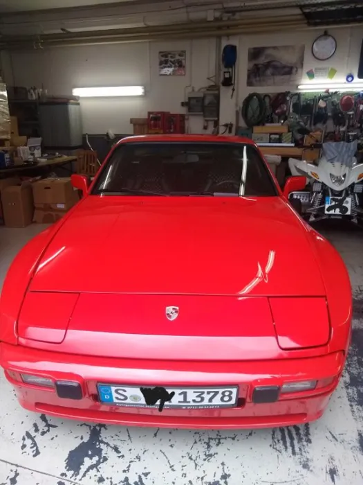 Porsche 944