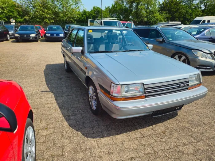 Toyota Carina II