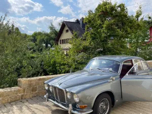 Jaguar 420