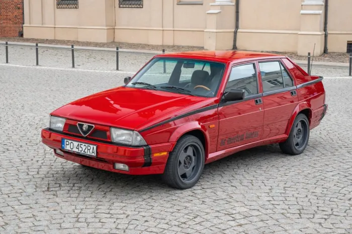 Alfa Romeo 75 3.0 V6 America 